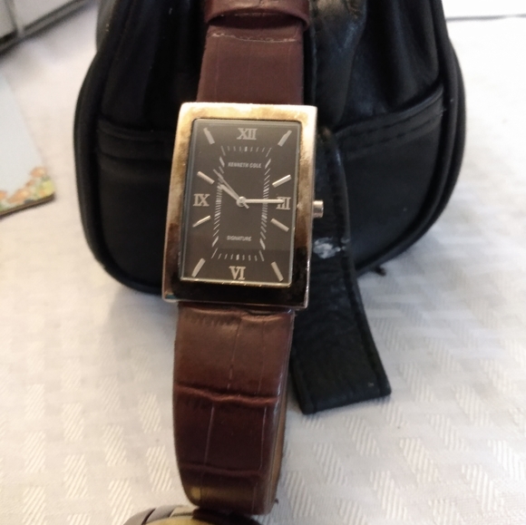 Watch - Picture 3 of 4